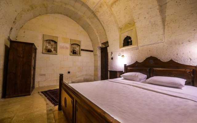 Vineyard Cave Hotel
