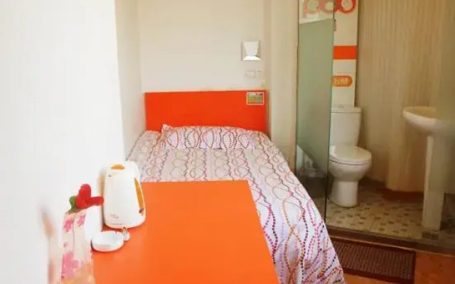 Bujing Hotel (Xi'an Liberal Arts College Taibai South Road Subway Station)