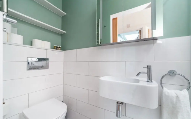 Charming Apartment in the Heart of Kennington