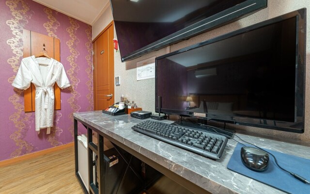 Oryu Bon Motel