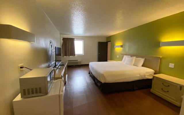 SkyLight Inn Cleveland - Willoughby