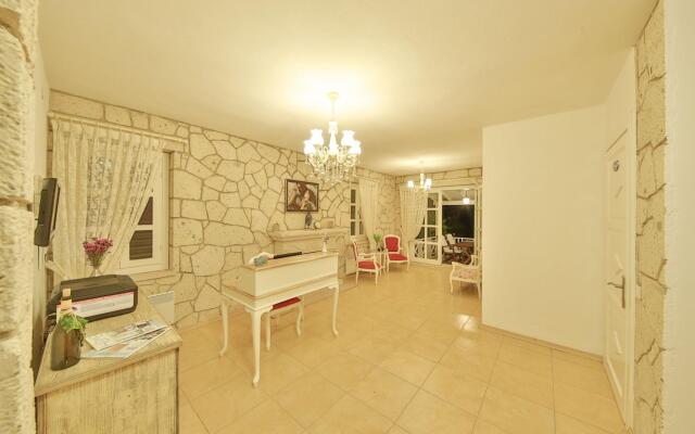 Alacati Balbadem Otel ( +13 ADULT ONLY)