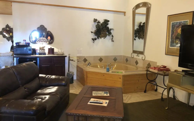 Echo Canyon Spa Resort (Adults Only)