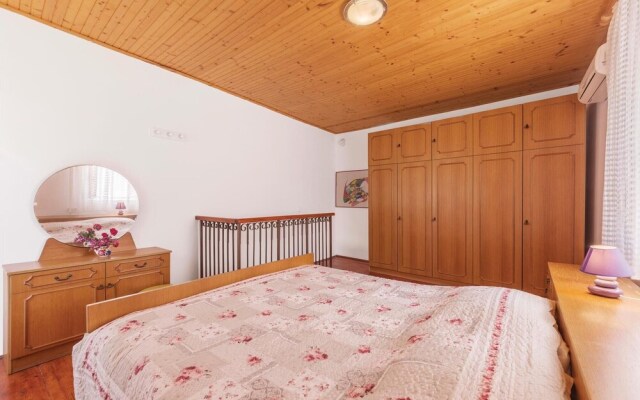 Nice Home in Pula With 1 Bedrooms