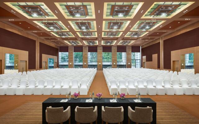 Grand Hyatt Mumbai Hotel and Serviced Apartments