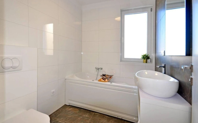 Villa Iva With sea View and Pool
