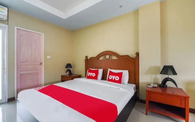 OYO 762 Chompoo