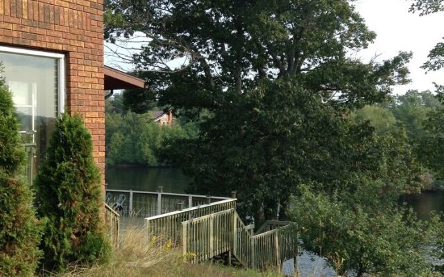 Sturgeon River Inn & Restaurant