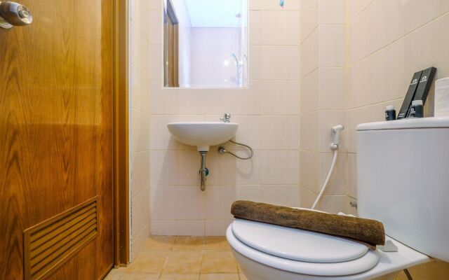 Homey and Comfort Living Studio Room at Dave Apartment