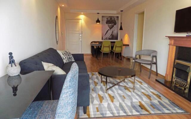3b Seafront Retro apt - Olympic beach