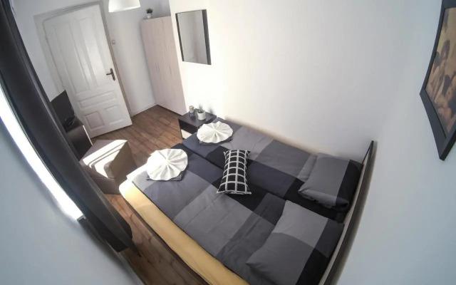 Graf Ignatiev - 3BR APART