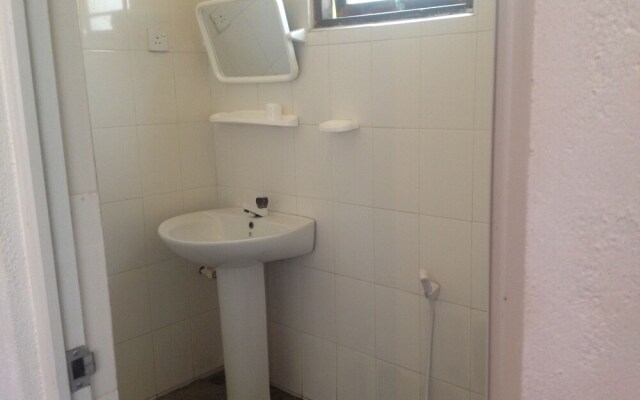 Hikka Green Family House