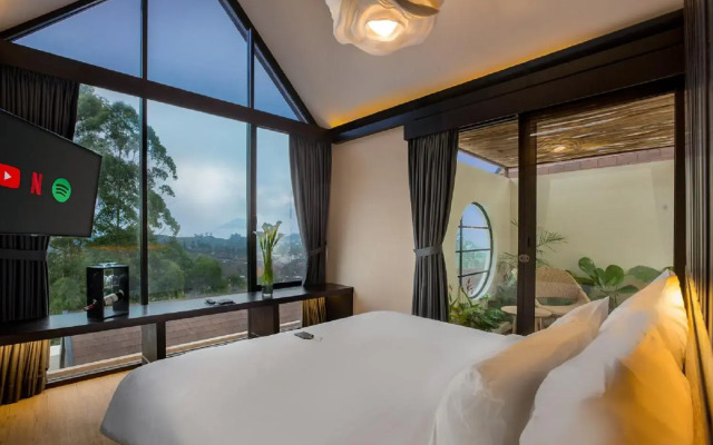 Sunsetfalls Gardens and Resort