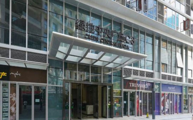 Qing shi guang apartment(greenland Central Plaza store)