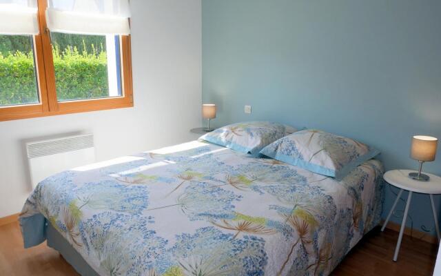 Holiday Home in Plouneour Near Sandy Beach