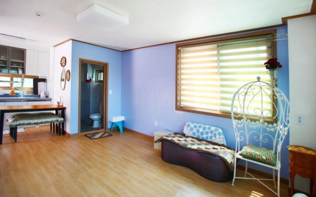 Anseong Pension Ddeulanche