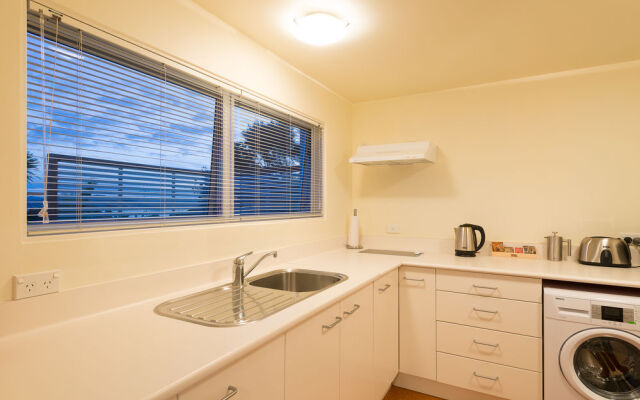 Russell View Apartments