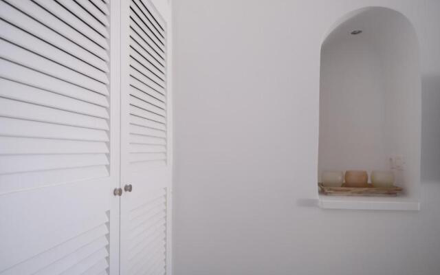 Anemos Cave Suites