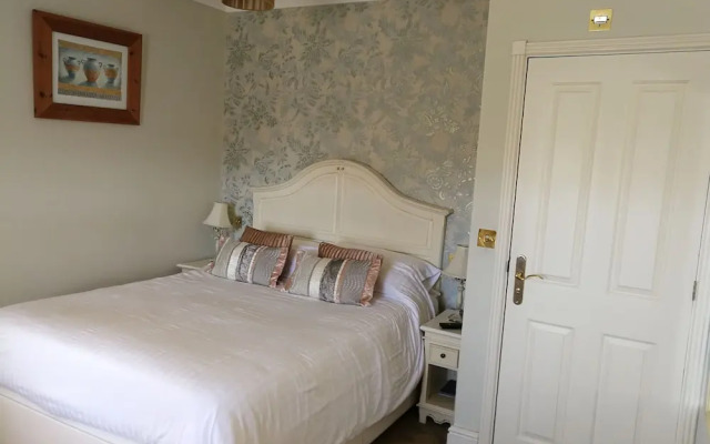 Feathers Hotel, Bar and Restaurant