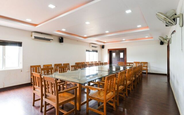 Oyo 16633 Green City Club House