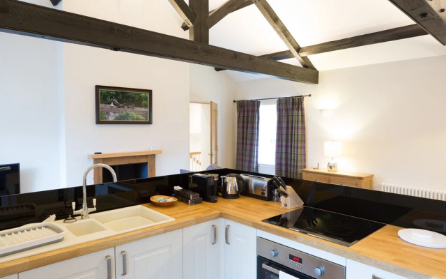 Characterful Couples Getaway in a Country Estate