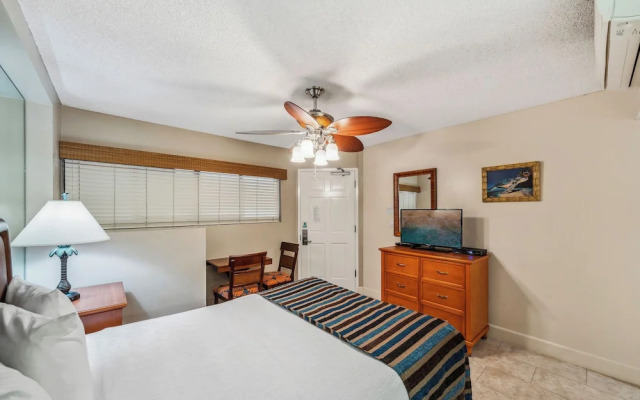 Petite Retreat at Kahana Falls