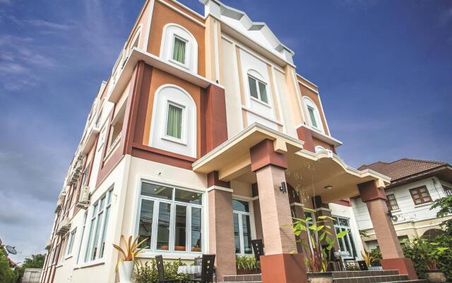 Excella Hotel