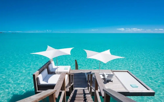 Oceanfront Luxury Villa Infinity Plunge Pools