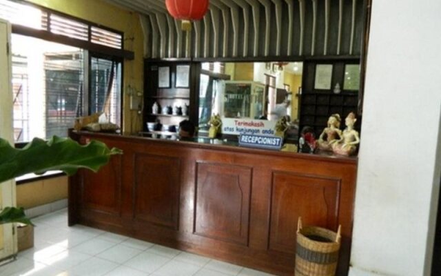 Hotel Atina