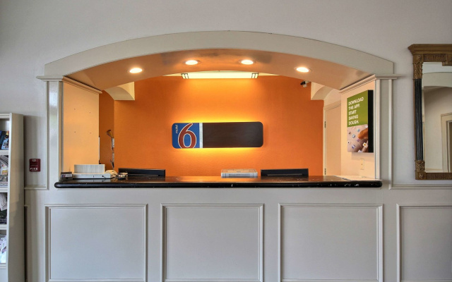 Motel 6 Edinburg, TX