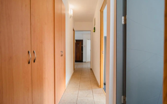 Rustic & Spacious 3br Apartment