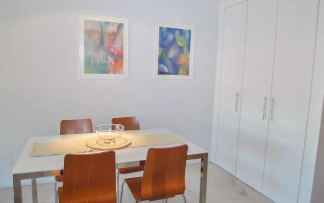 Dflat Escultor Madrid Apartments