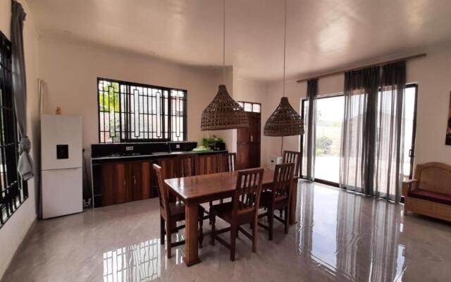 La Luna Villa -Spacious villa near beach