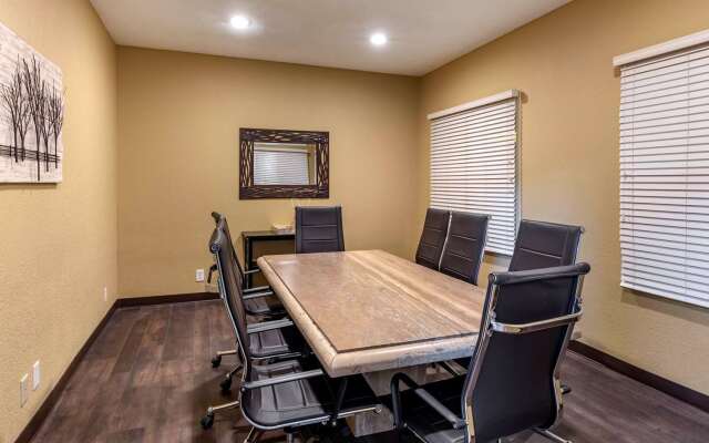Best Western Airport Suites