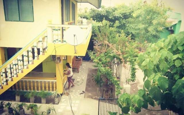 Guanna's Place Room and Resto Bar