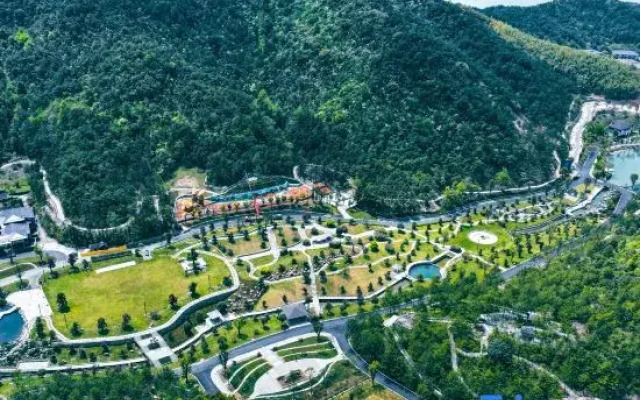 Ningbo Dongqian Lake Songboyuan Hotel