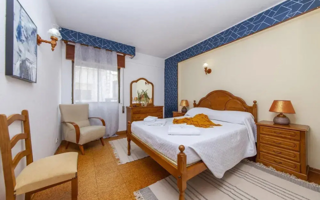 B78 - Fragoso Downtown Apartment