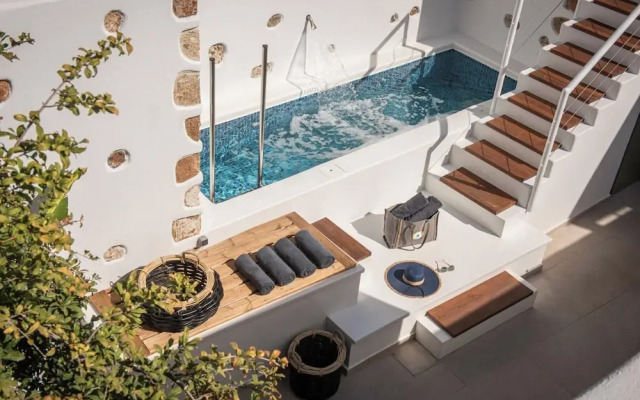 Mint Villa by Checkin