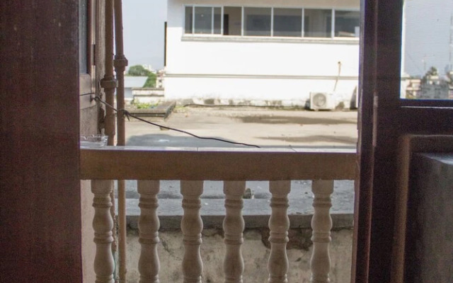 OYO 155 Sankata Hotel & Apartment