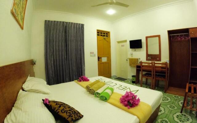 Adroit Beach Inn