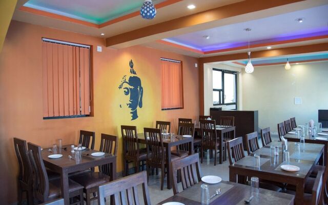 OYO 9971 Hotel Royal T
