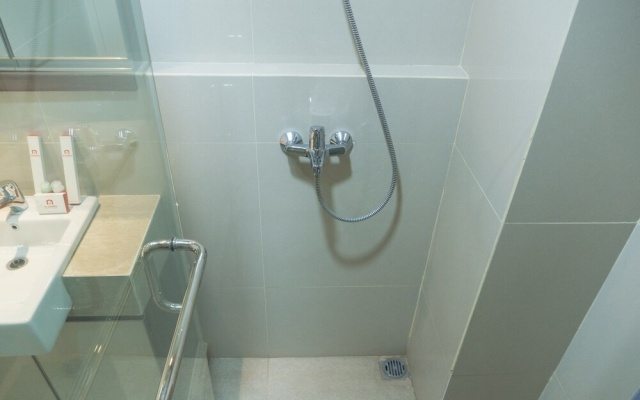 Modern Elegant Studio Apartment Landmark Residence Bandung – Bathroom – Bandung
