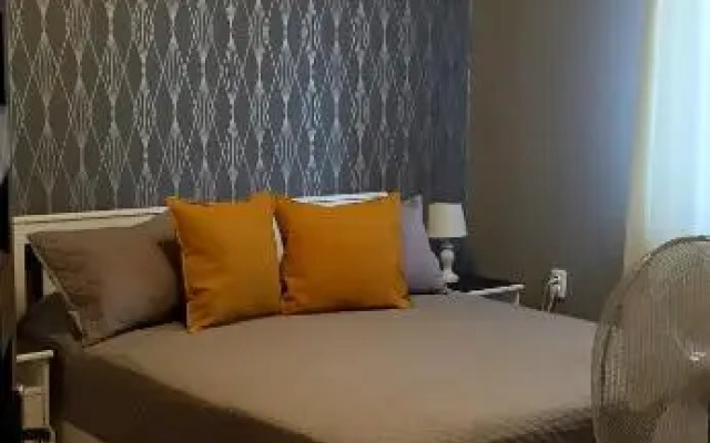 Crystal Room II