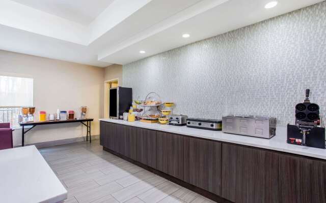 La Quinta Inn & Suites by Wyndham Fultondale Birmingham N