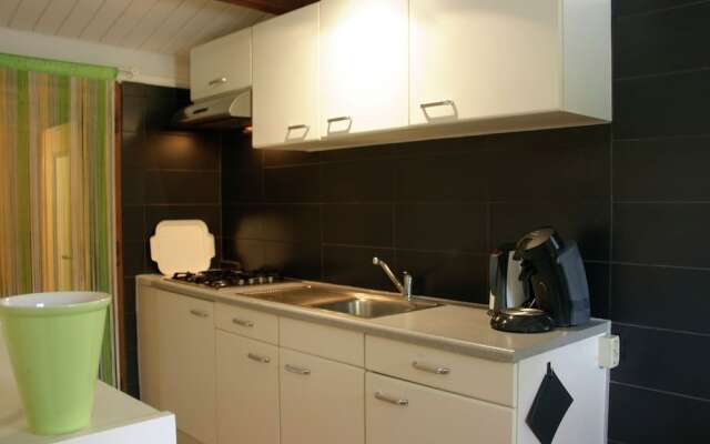 Tidy Chalet With a Microwave, in the Achterhoek