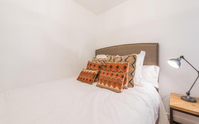 For You Rentals Madrid Rio apartment MAZ10
