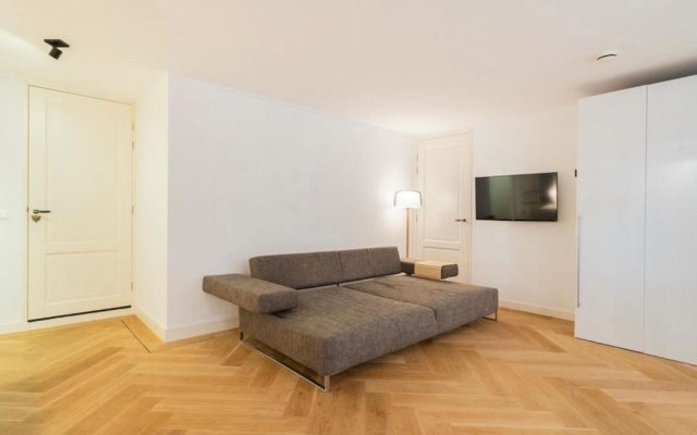 Luxurious studio only 15 minutes from city center