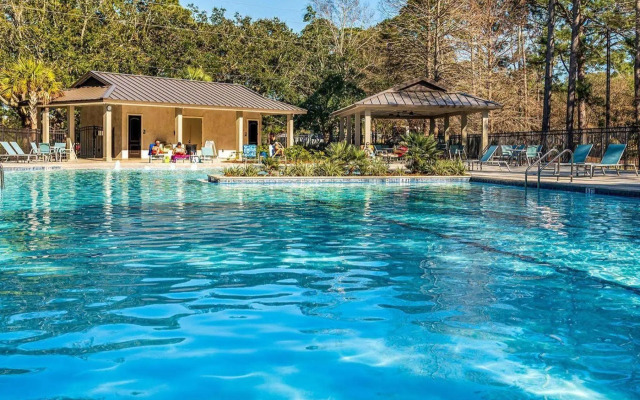 Augusta 552 - Sand Dollar Links