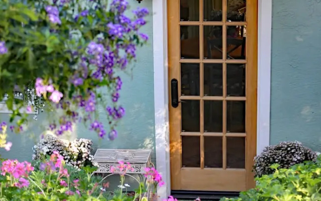 Sandra D's Country Guest House