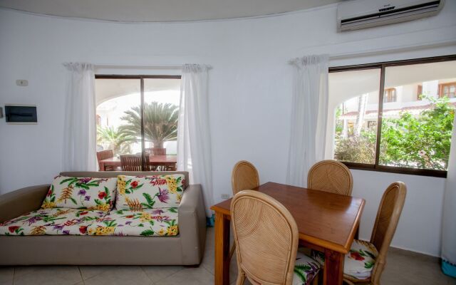 Los Corales Beach Village